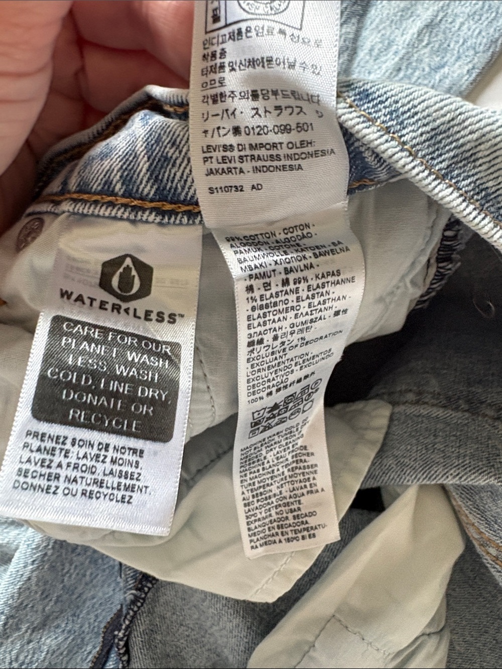 Levi’s Light Wash Middy Straight Leg Jeans - Picture 5 of 5